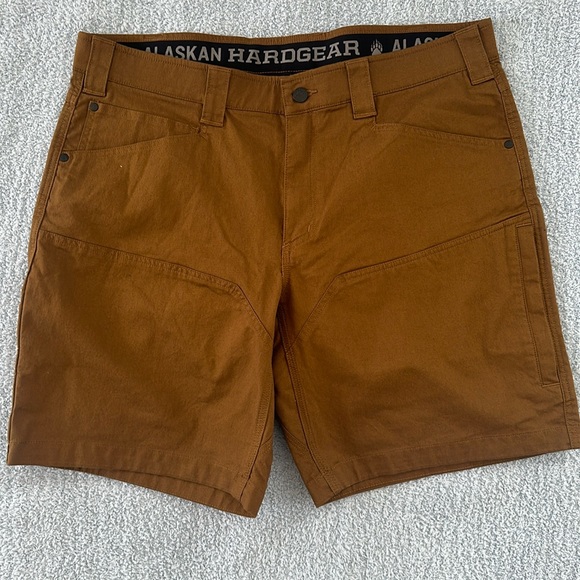 Duluth Trading Co. Alaskan Hardgear shorts size 38 NWOT - Picture 1 of 6